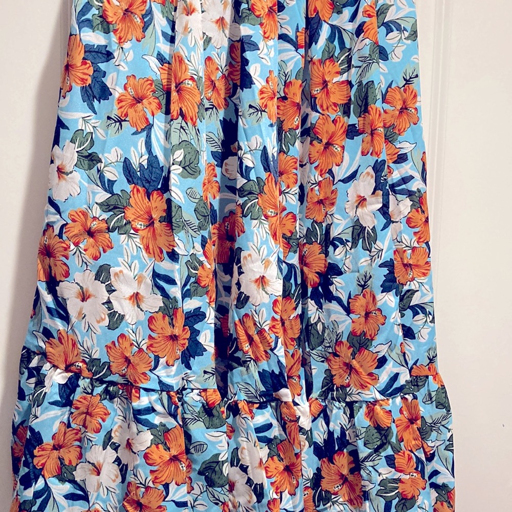 NWOT SHEIN ALLOVER FLORAL FLARE SKIRT